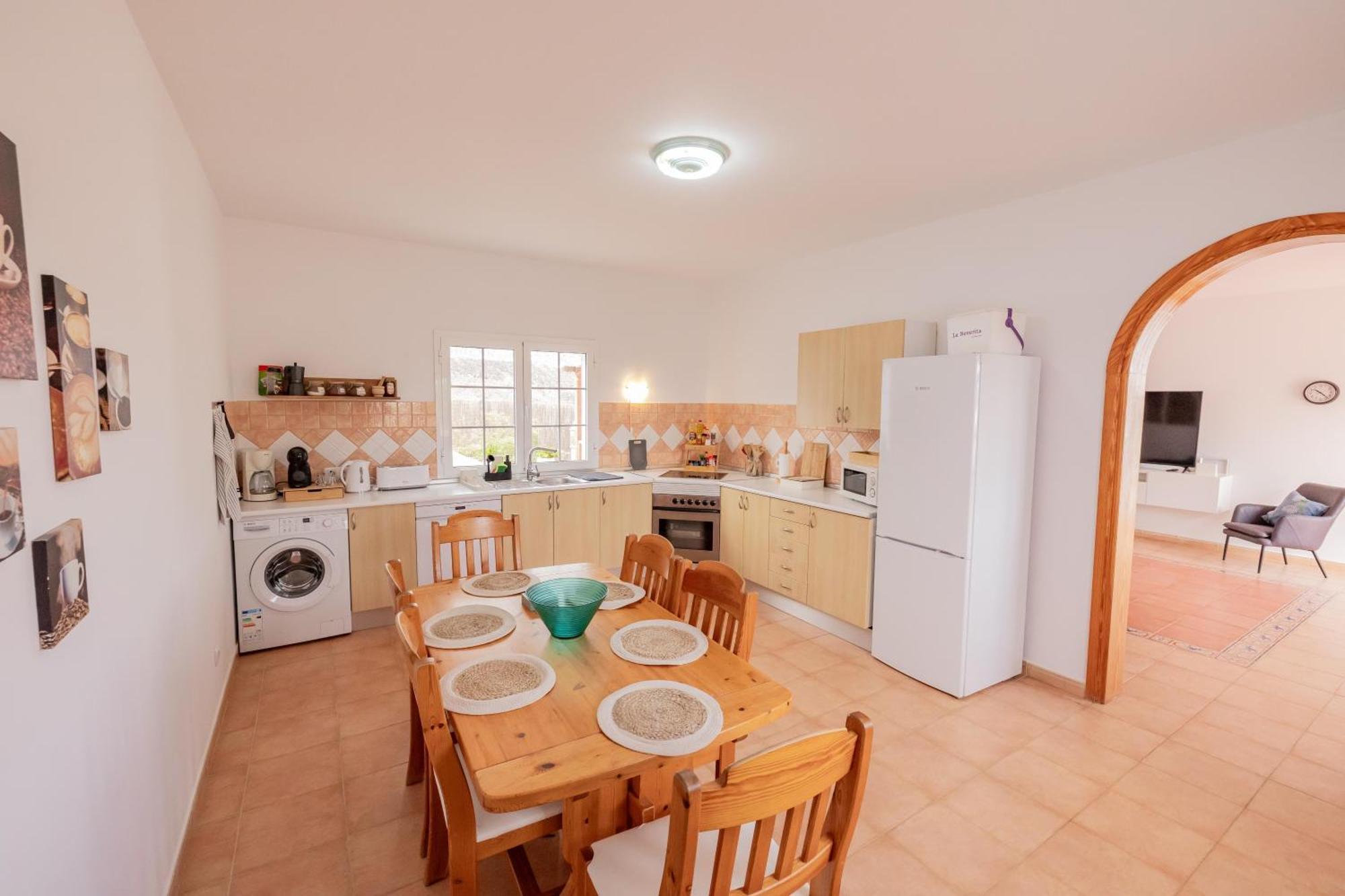 Casa Amaya - Spacious House With Pool, Large Garden, Bbq, 2 Terraces, And Ideal Location El Charco  Extérieur photo